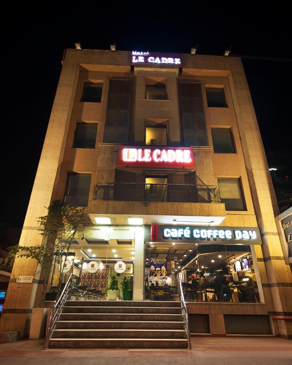 Hotel Le Cadre Nova Deli Exterior foto