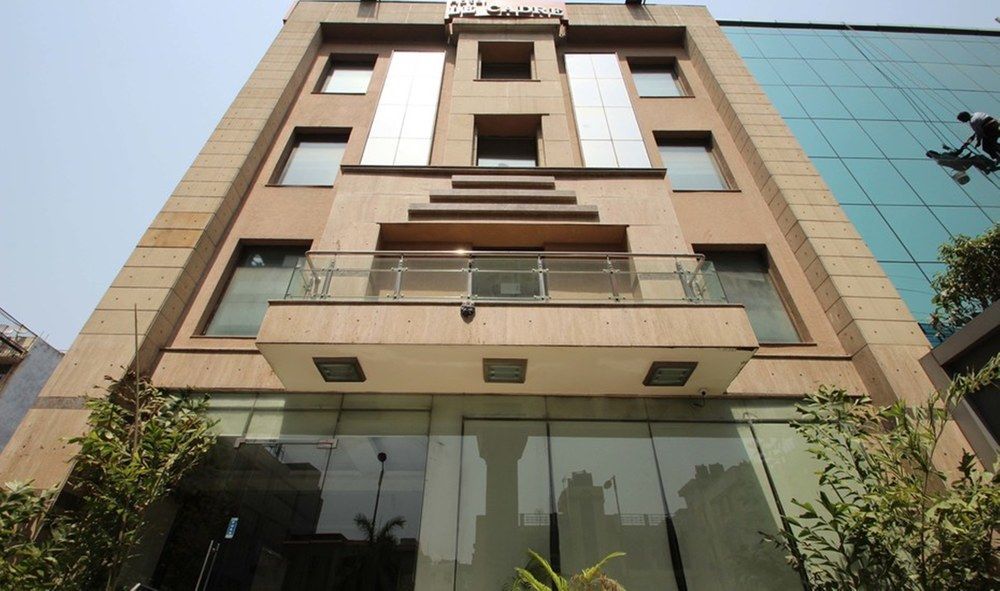Hotel Le Cadre Nova Deli Exterior foto